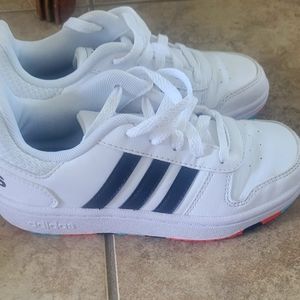 Adidas Unisex-Child Hoops 2.0 Basketball Shoe Kids Size 1